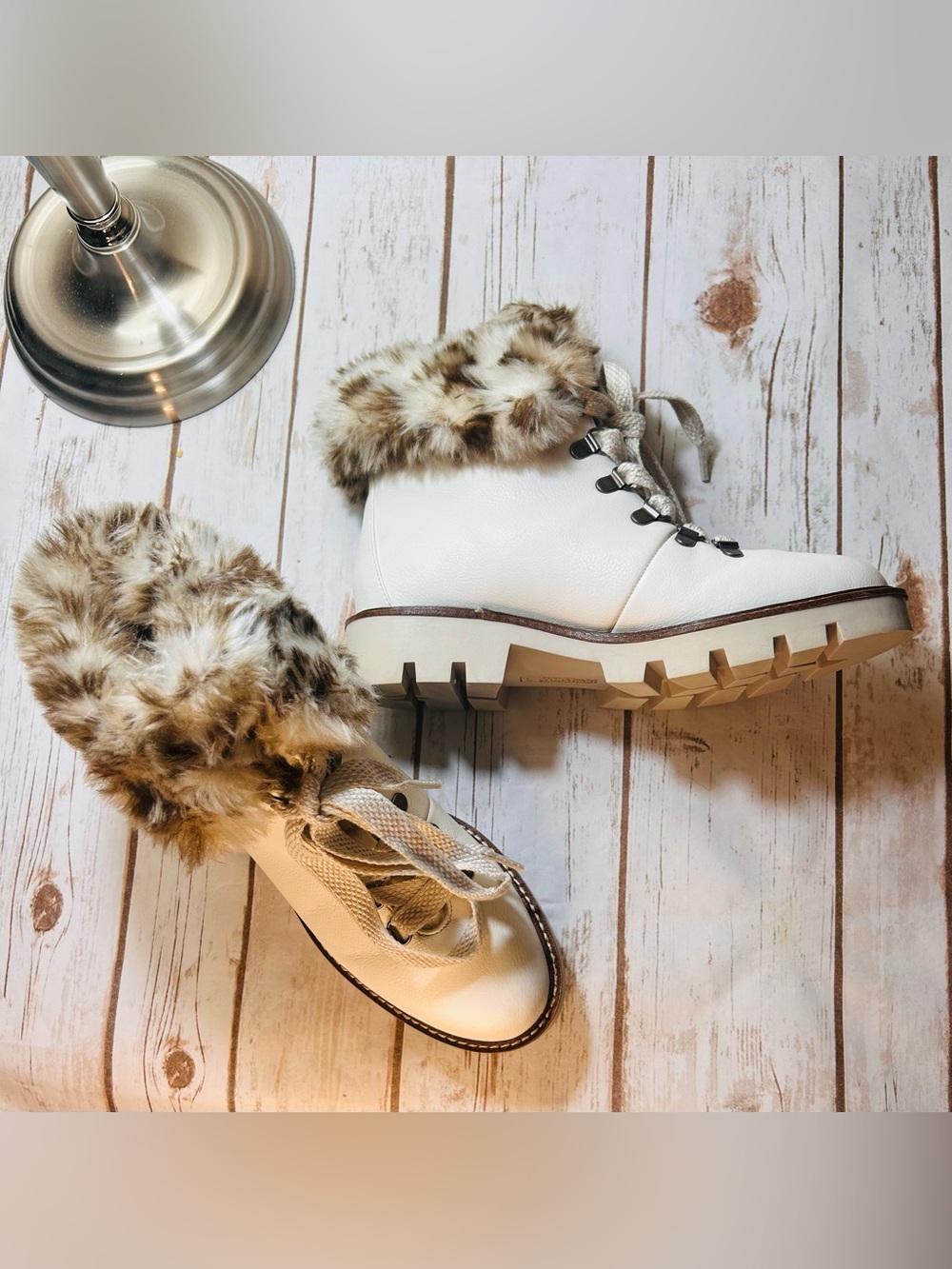 White Mountain Cheetah Lined Faux Fur White Lug Lace Up Boots Women’s Size 9 - Picture 3 of 7